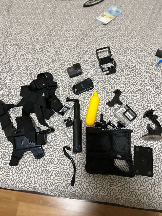 GoPro Hero 6 Black + Cargador Smatree+accesorios