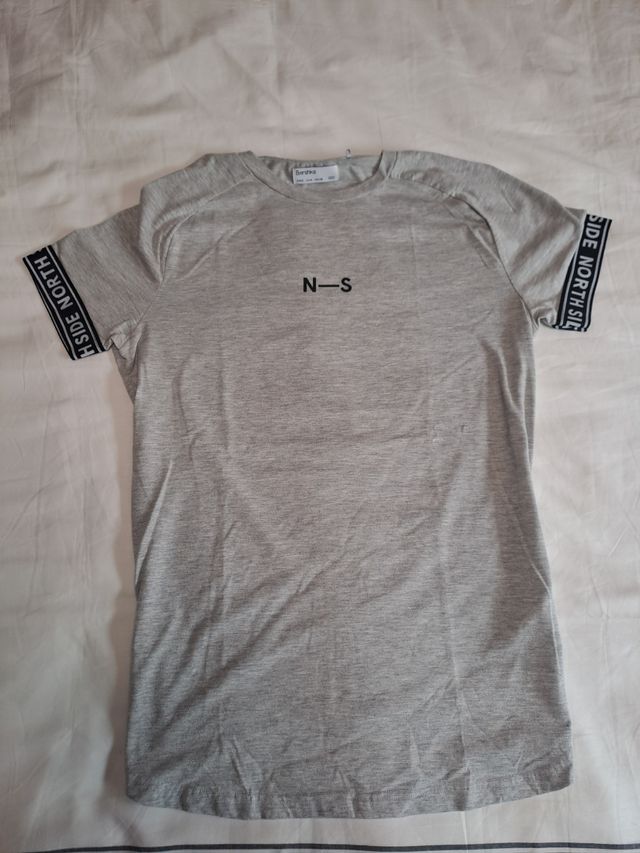 Camiseta Bershka Gris Talla M
