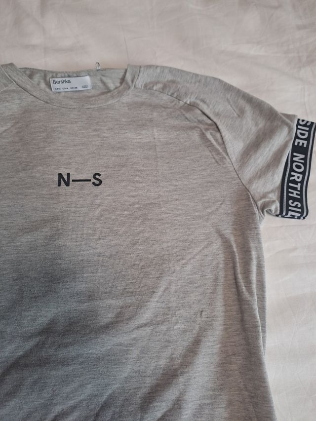 Camiseta Bershka Gris Talla M