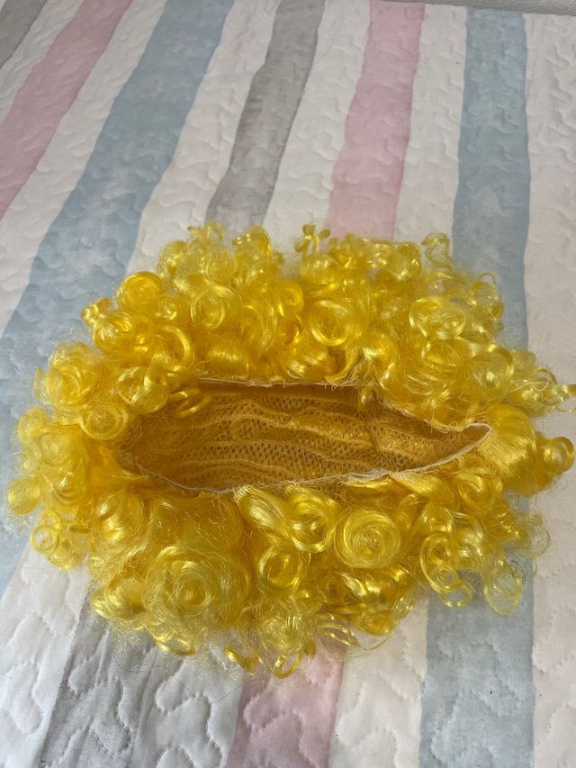 Parrucca ricci gialla