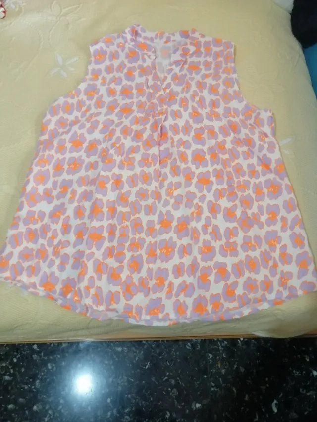 Camisa sin mangas estampado animal print