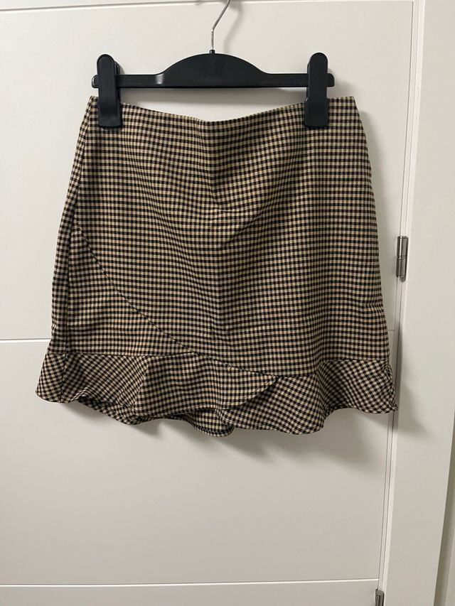 Falda cuadros beige y negra