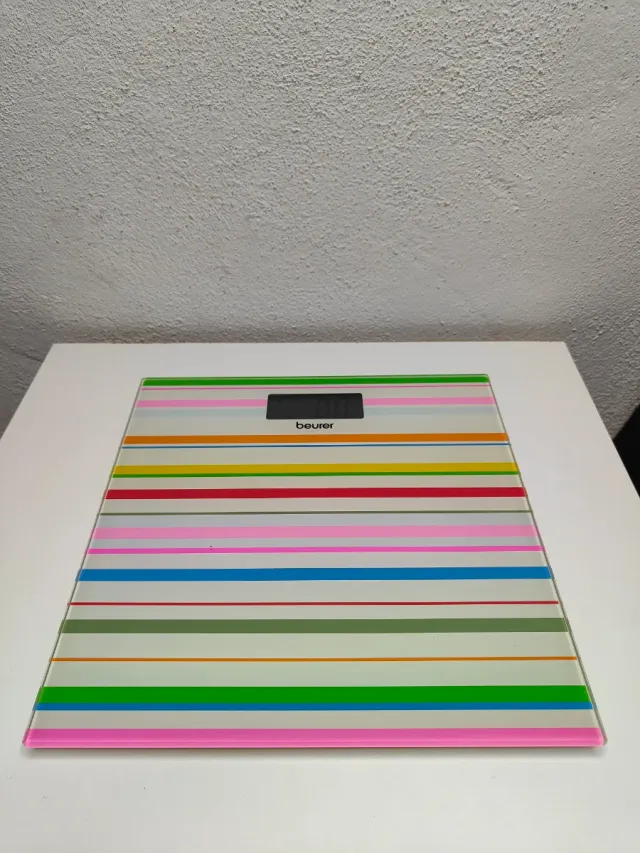 Bilancia digitale in vetro multicolore