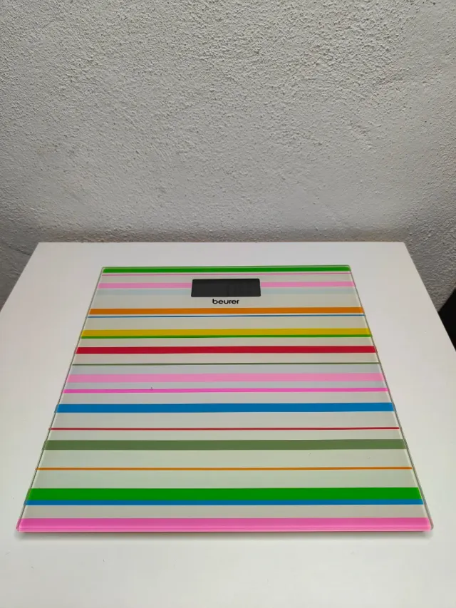 Bilancia digitale in vetro multicolore