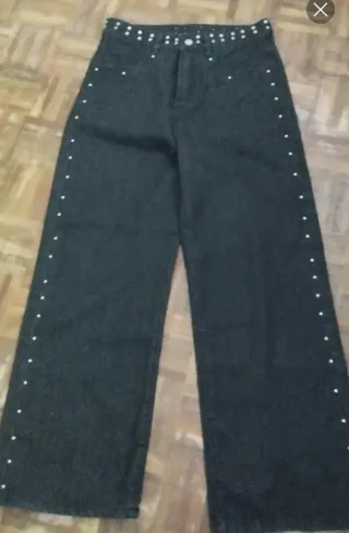 Pantalones ONE DILEMMA negros con tachuelas