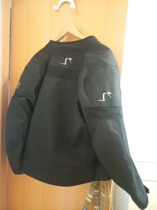 Chaqueta de moto negra