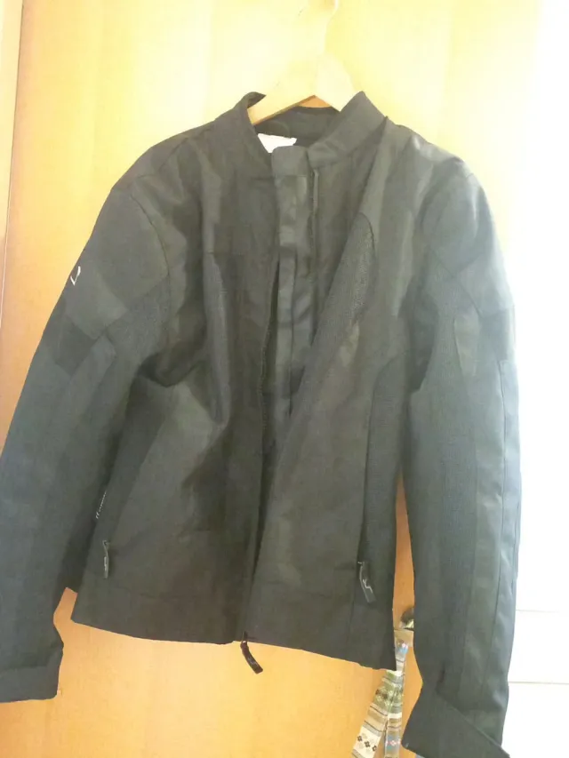 Chaqueta de moto negra