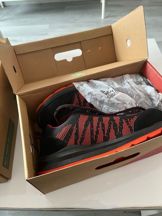 BEE WORK Zapato Seguridad Indra Red S1P SRC Ligero