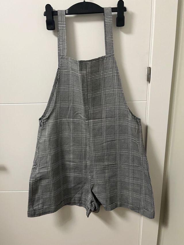 Petos cortos a cuadros grises