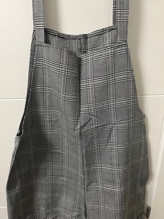 Petos cortos a cuadros grises