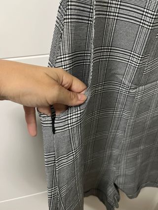 Petos cortos a cuadros grises