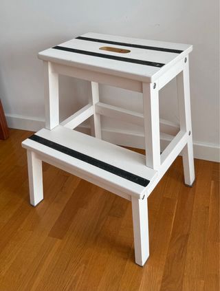 Escalera taburete blanco 2 peldaños