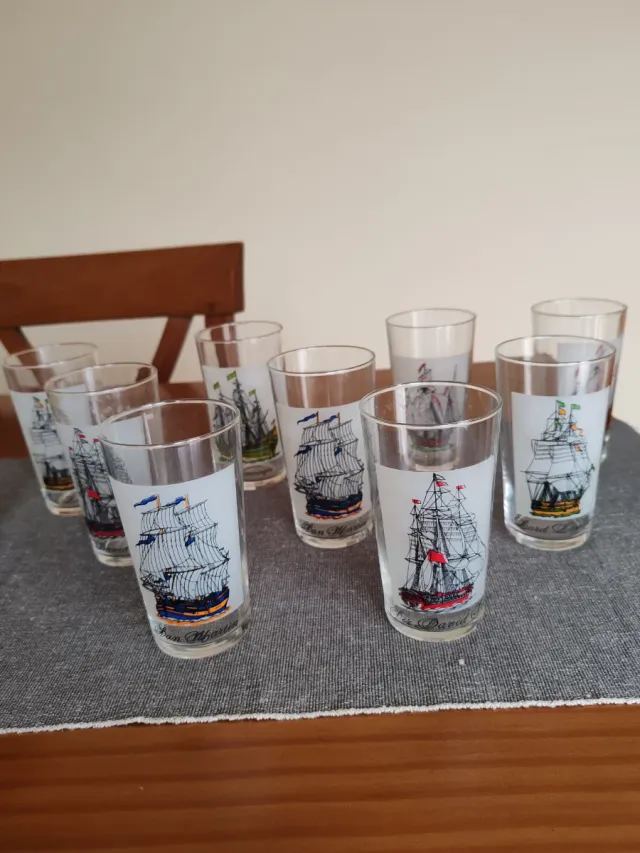 9 Vasos de cristal decorados con barcos + Regalo