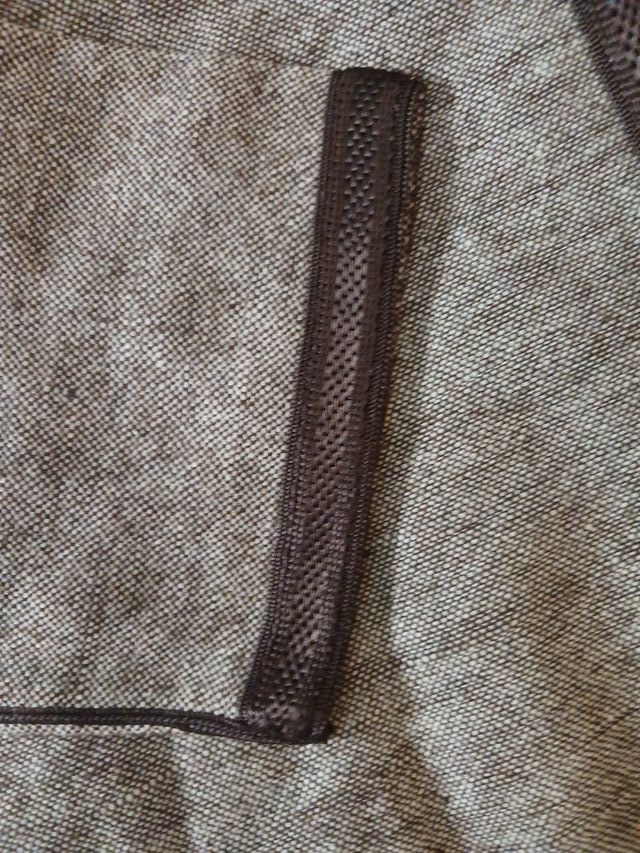 Jalaba de manos con bordado floral