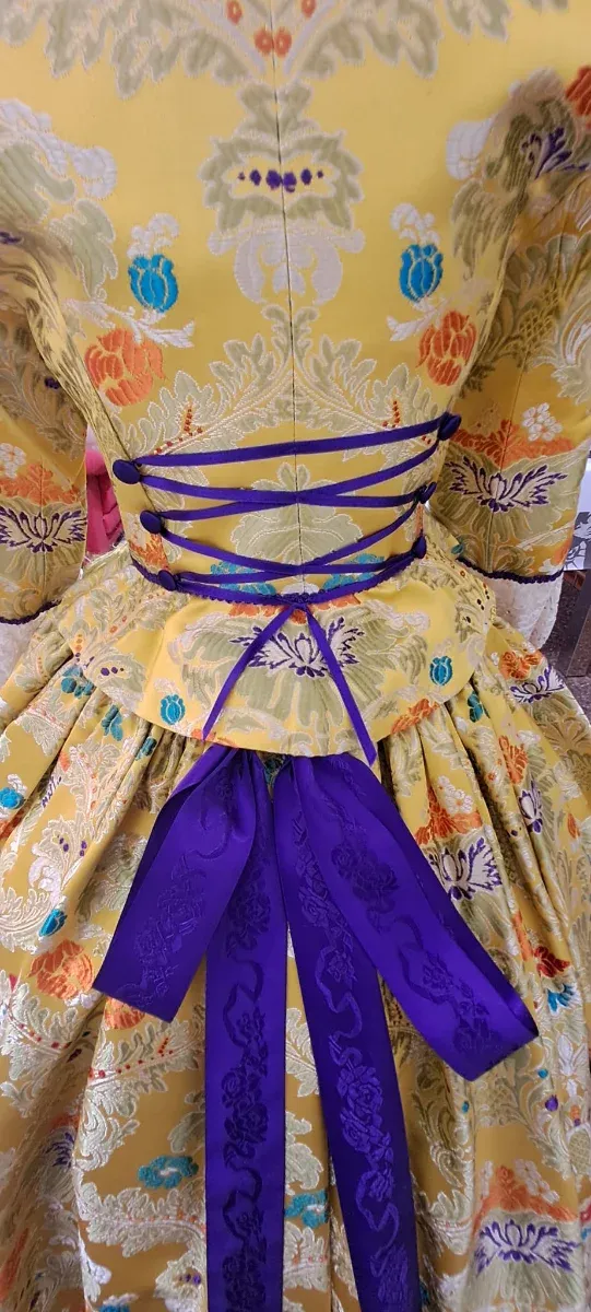 Traje de Fallera Amarillo
