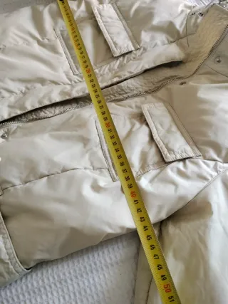 Chaqueta Bershka Plumas Beige Talla M