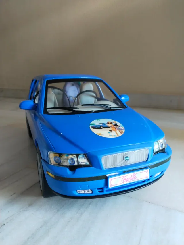 Coche Barbie Volvo Happy Family Azul de 2002