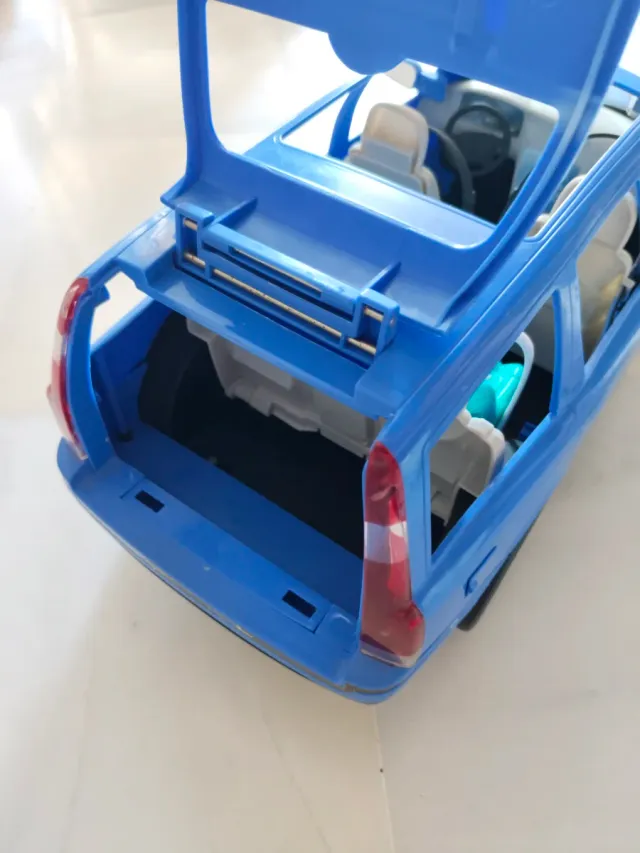 Coche Barbie Volvo Happy Family Azul de 2002