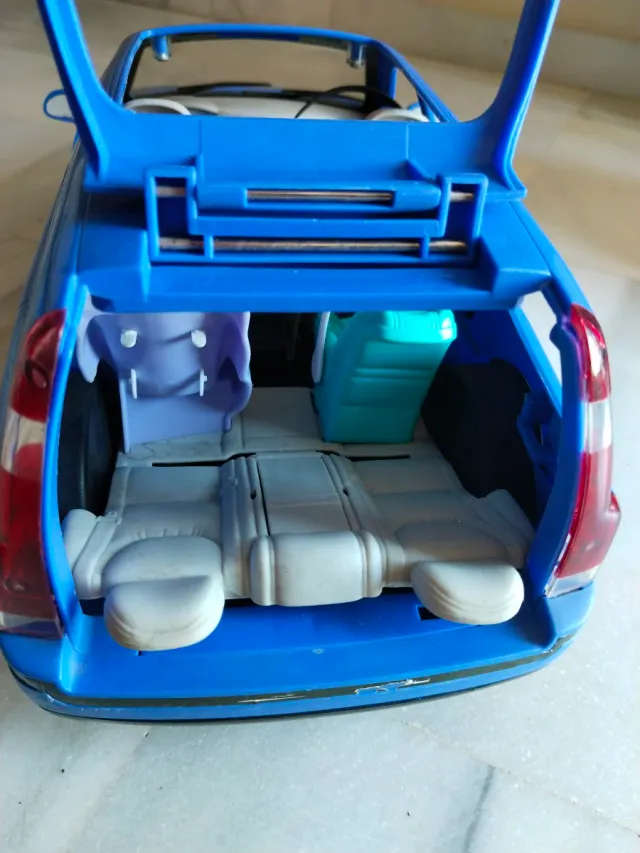 Coche Barbie Volvo Happy Family Azul de 2002