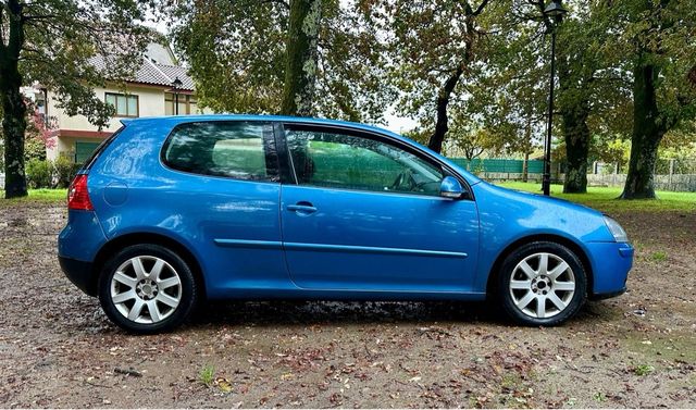 Volkswagen Golf V 1.9 TDI 105cv