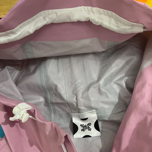 Chaqueta Mertra Rosa con Logo