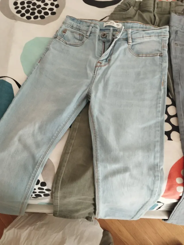 Lote pantalones niño 8-10 años