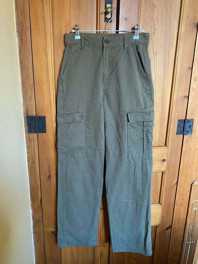 Pantalones cargo verdes Stradivarius