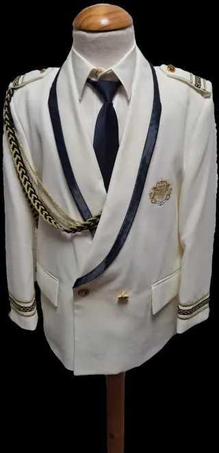 Traje de comunión niño blanco y dorado