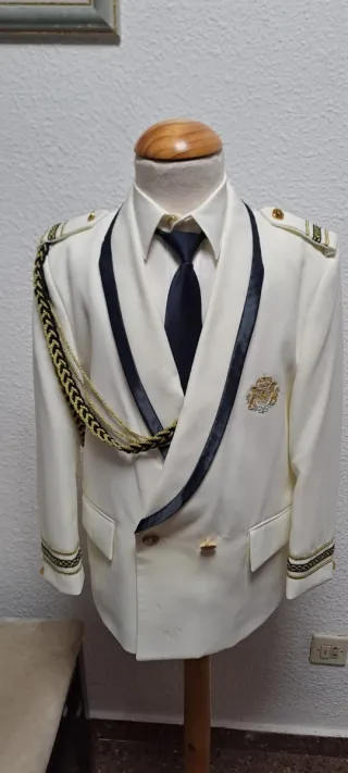 Traje de comunión niño blanco y dorado