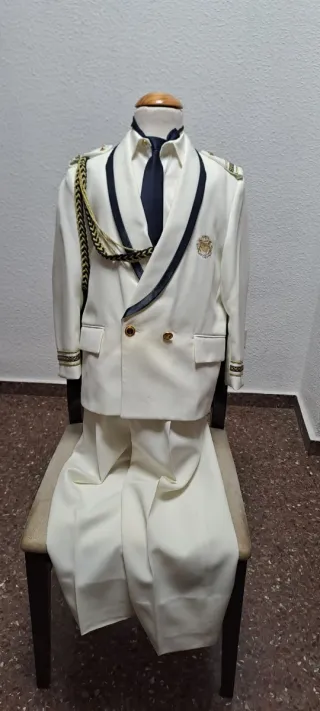 Traje de comunión niño blanco y dorado