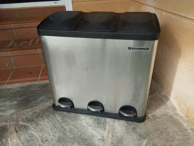 Cubo Reciclagem Songmics 54L 3 Seções