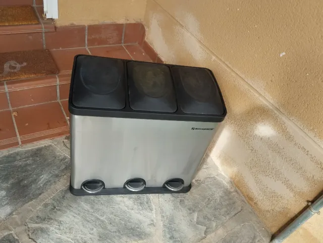 Cubo Reciclagem Songmics 54L 3 Seções