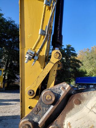 Excavadora cadenas Caterpillar 323
