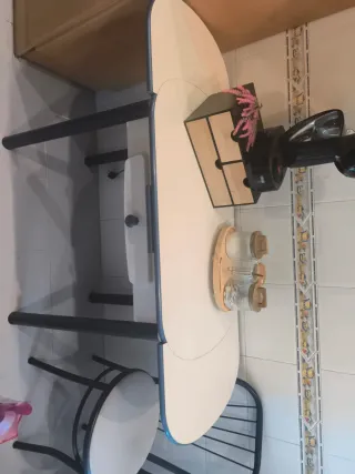 Mesa de cocina extensible.