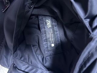 Chaqueta Zara Negra con Capucha