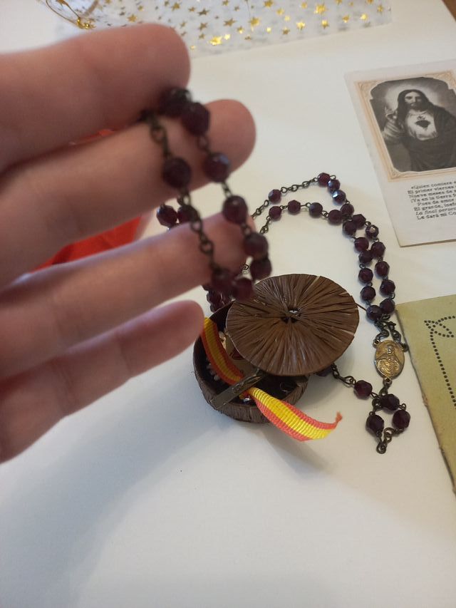 Collezione di articoli religiosi antichi del Sacro Cuore di Gesù