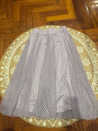 Falda larga tul lila lunares negros talla M