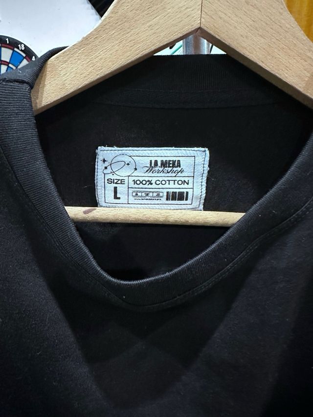 Camiseta LA MEKA WORKSHOP Space Negra