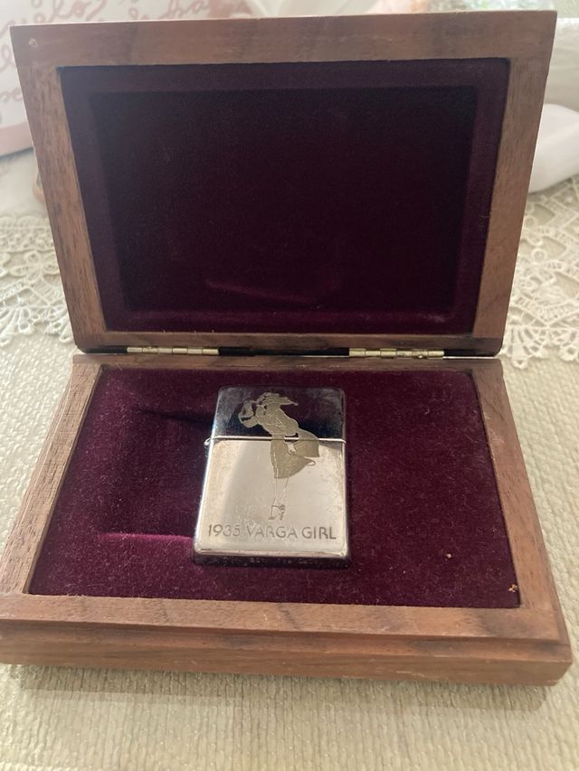 Zippo con caja 1935 Varga Girl Coleccionista