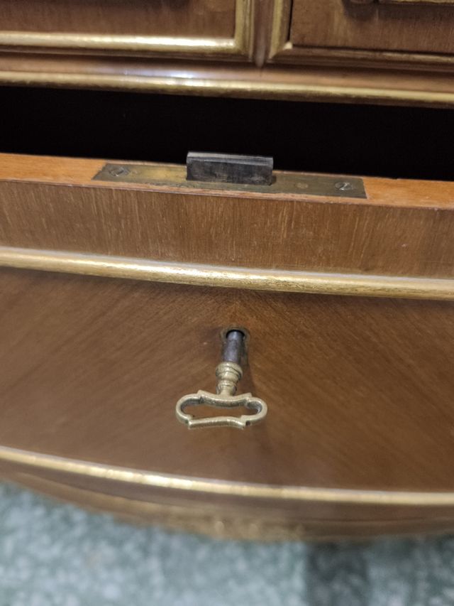 Cómoda antigua Los Certales