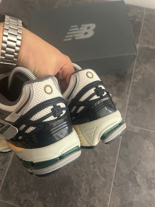 Sneakers New Balance 1906A Explosion Fuzzy Laces