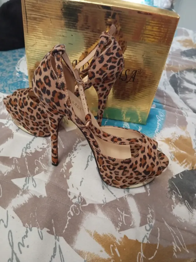 Zapatos de tacón con plataforma animal print