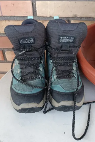 Botas de montaña Quechua Mujer MH100WTP