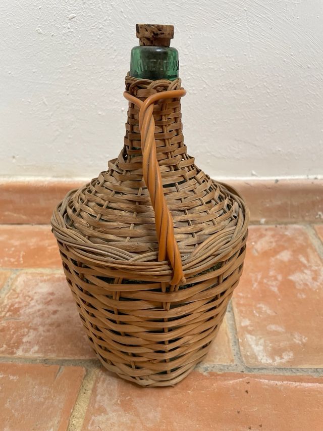 Garrafa Vintage con asa y mimbre