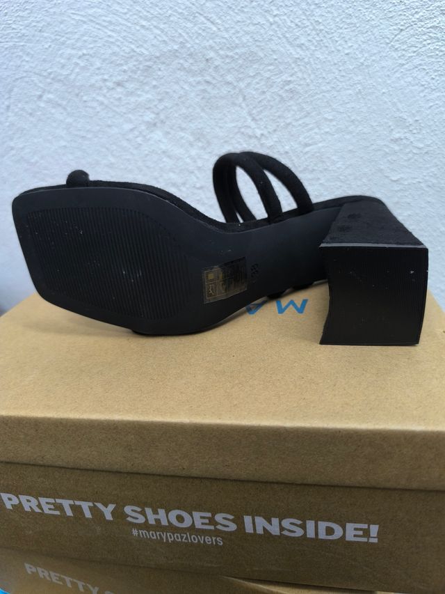 Sandalias Mule Marypaz Negras - Tacón Ancho