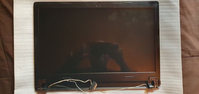 Schermo per Lenovo B5050, con supporti inclusi