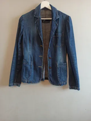 Americana vaquera Liberto mujer. En tallada