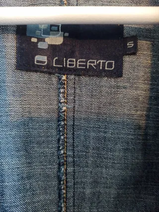 Americana vaquera Liberto mujer. En tallada