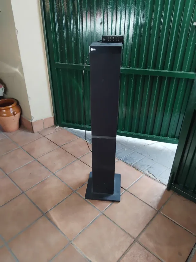 Torre de música LG
