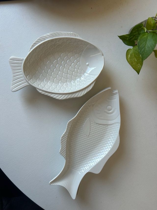 Vajilla mexicana blanca, estilo artesanal sencillo